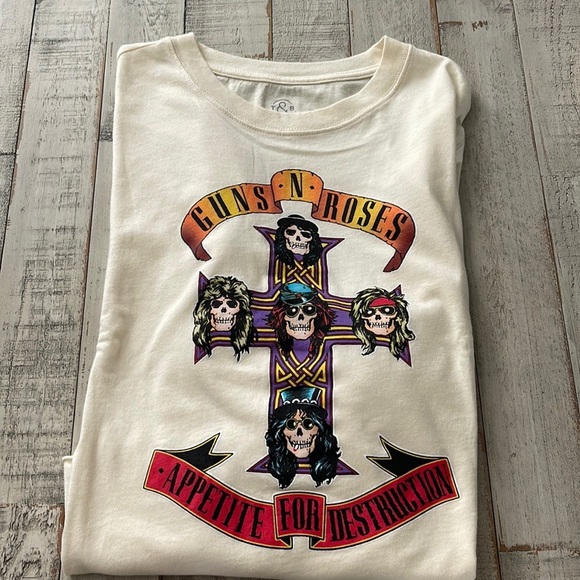 Treasure & Bond Tops - 𝅺nwt Treasure & Bond Long Sleeve Guns & Roses T Shirt